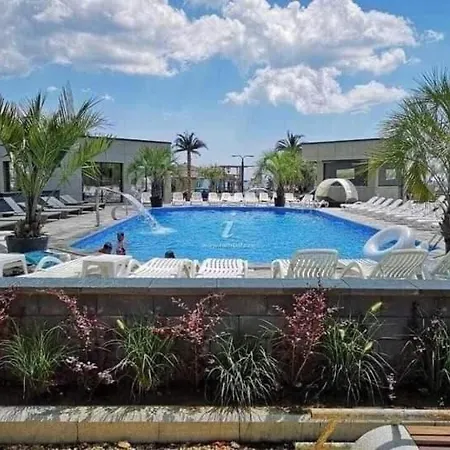 Apartment Mamaia Nord- 3 Piscine Exterioare Plaja Centru Promenada Navodari